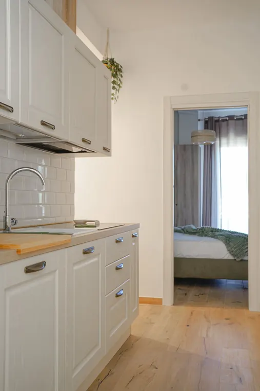 Holi Rome San Pietro · Appartamento 2, Roma: la cucina country con il piano in legno